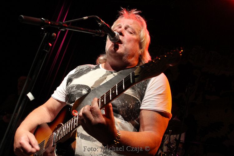 Heiner Waldmann - vocals, guitar