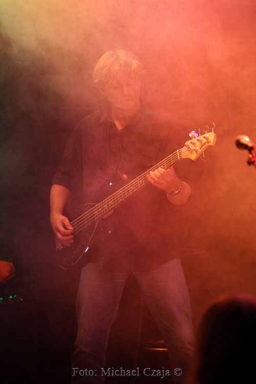 Jochen Gutermuth - bass