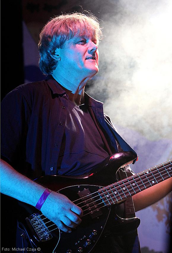 Jochen Gutermuth - bass